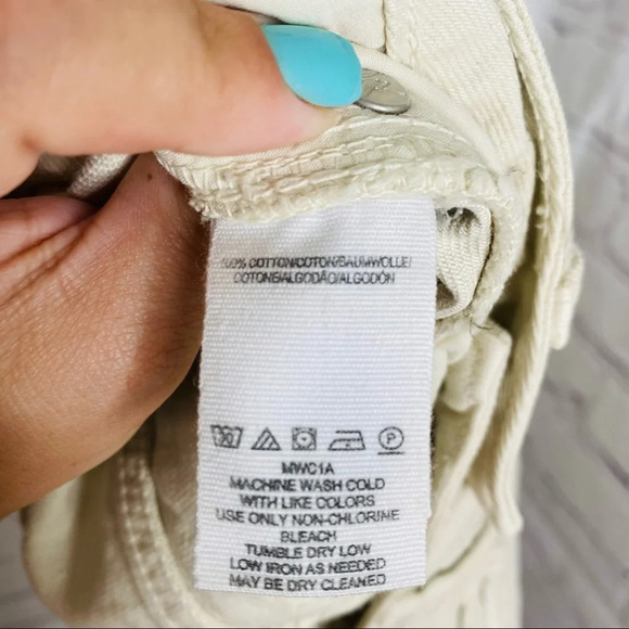 We The Free Free People Off White Distressed Denim Mini Skirt Size 25 - Picture 10 of 11